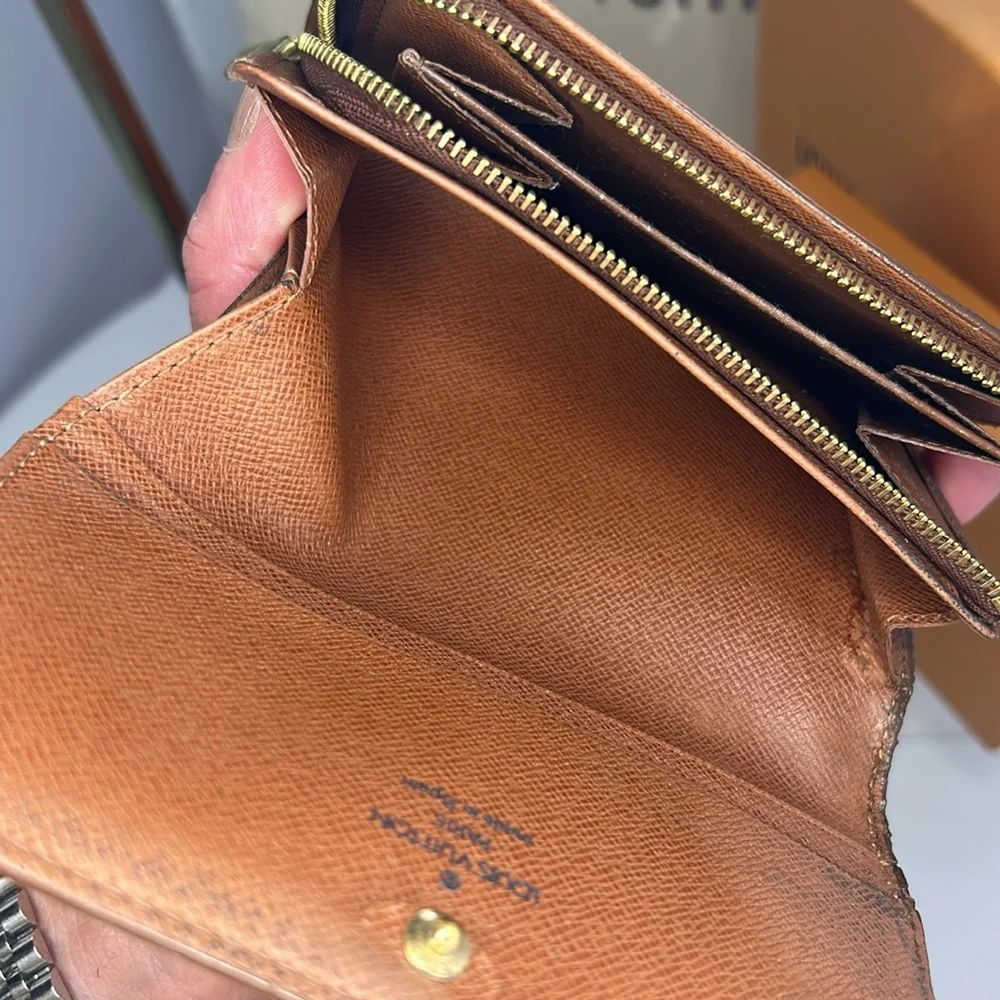 Louis Vuitton Monogram Leather Wallet Unisex